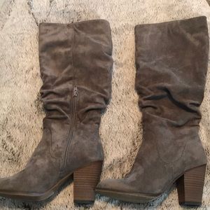 Women’s size 7 tall brown suede boots